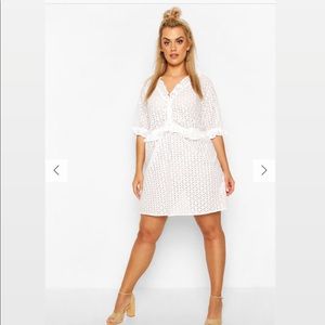 Boohoo plus size white beach dress. Size 16
